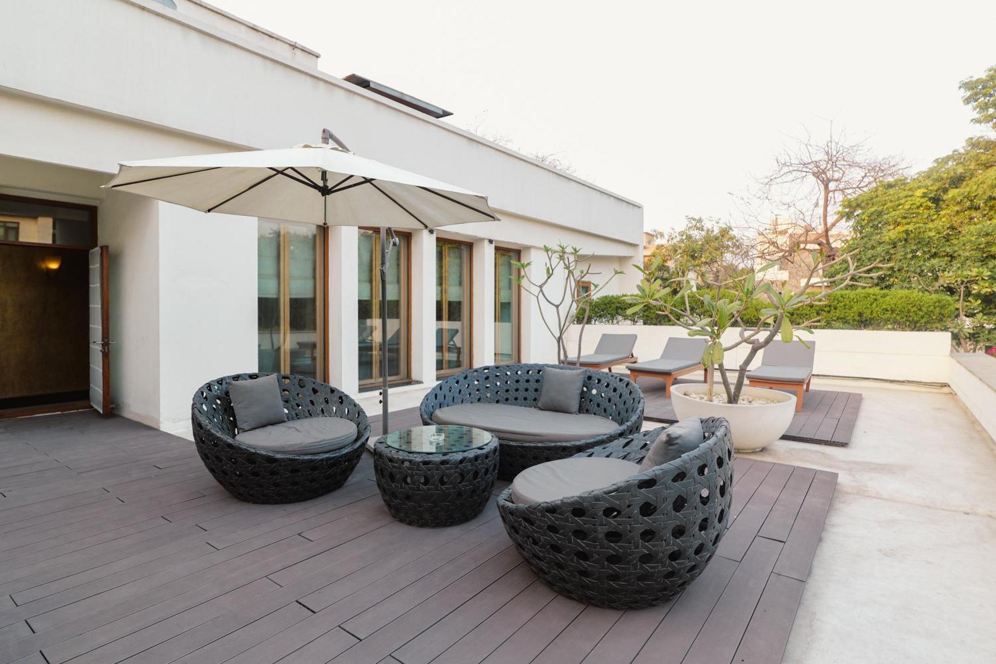 The Manor - New Delhi Hotel Exterior photo