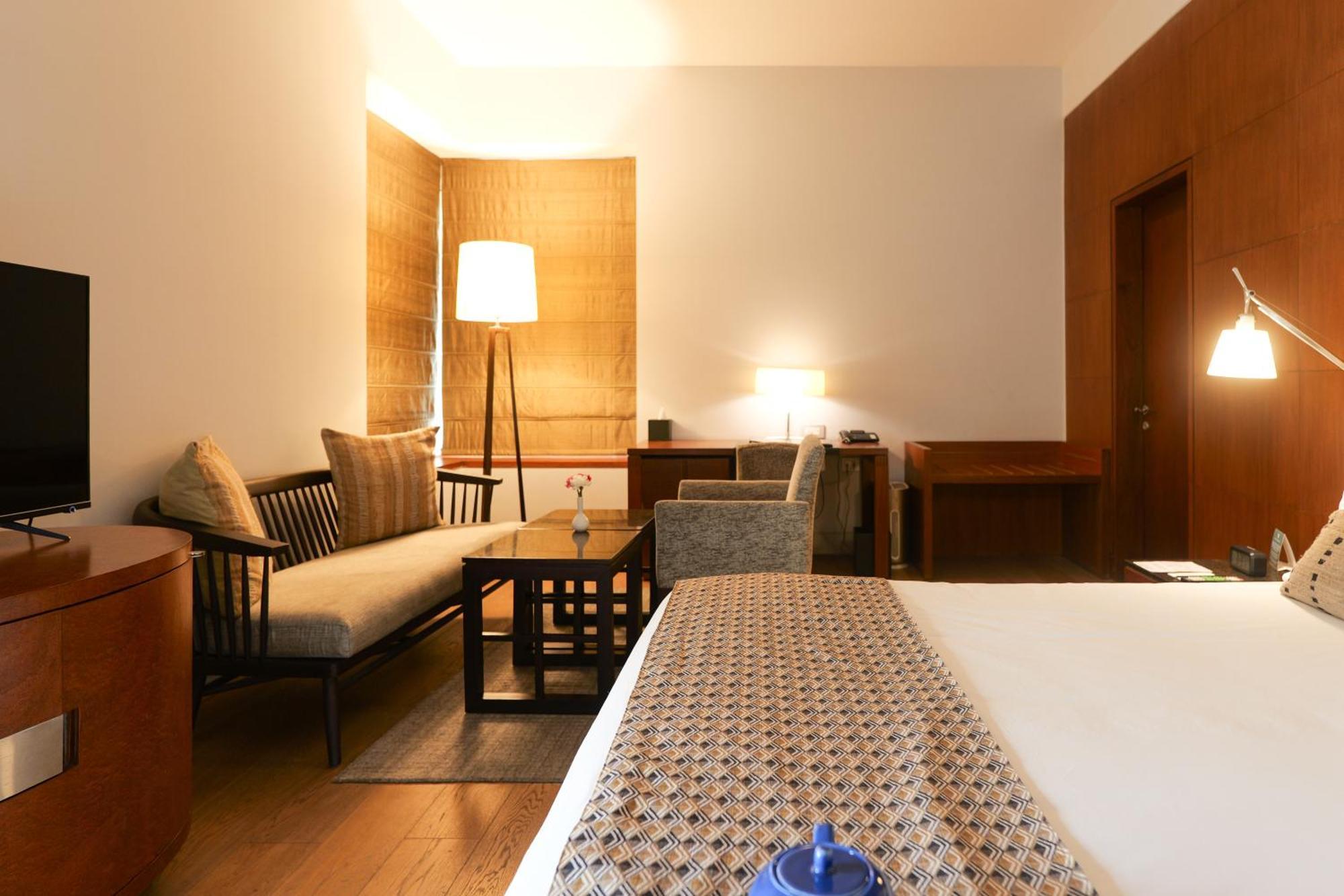The Manor - New Delhi Hotel Exterior photo