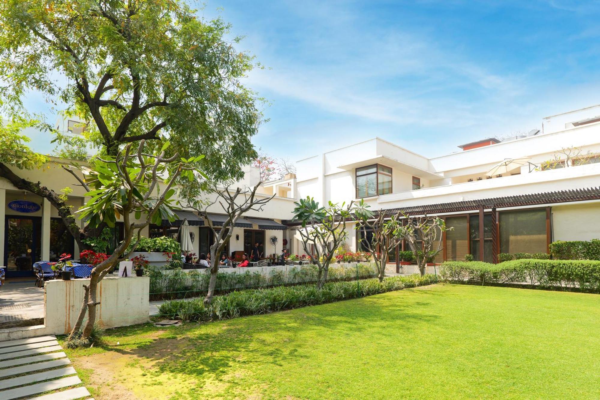 The Manor - New Delhi Hotel Exterior photo
