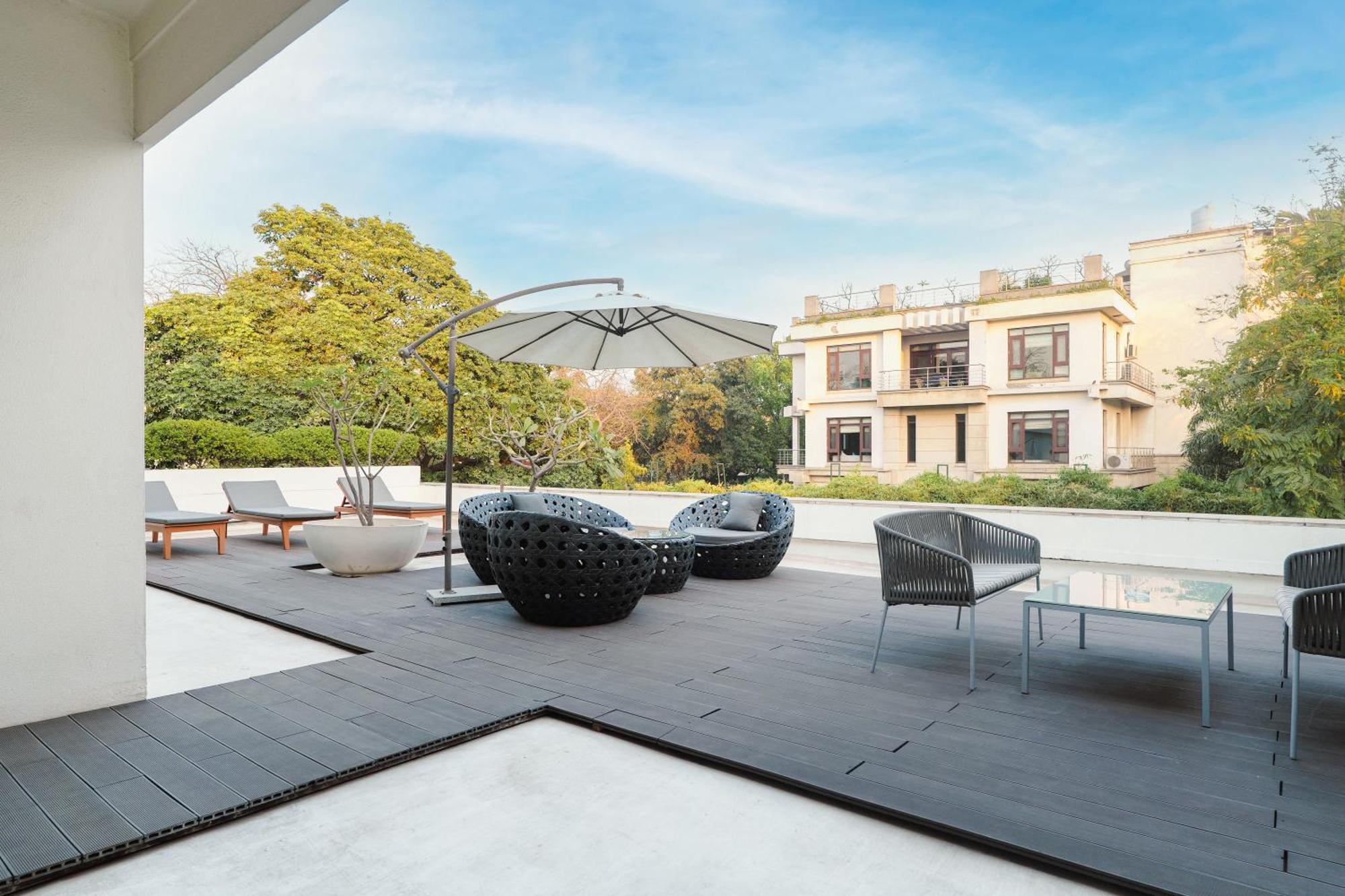 The Manor - New Delhi Hotel Exterior photo