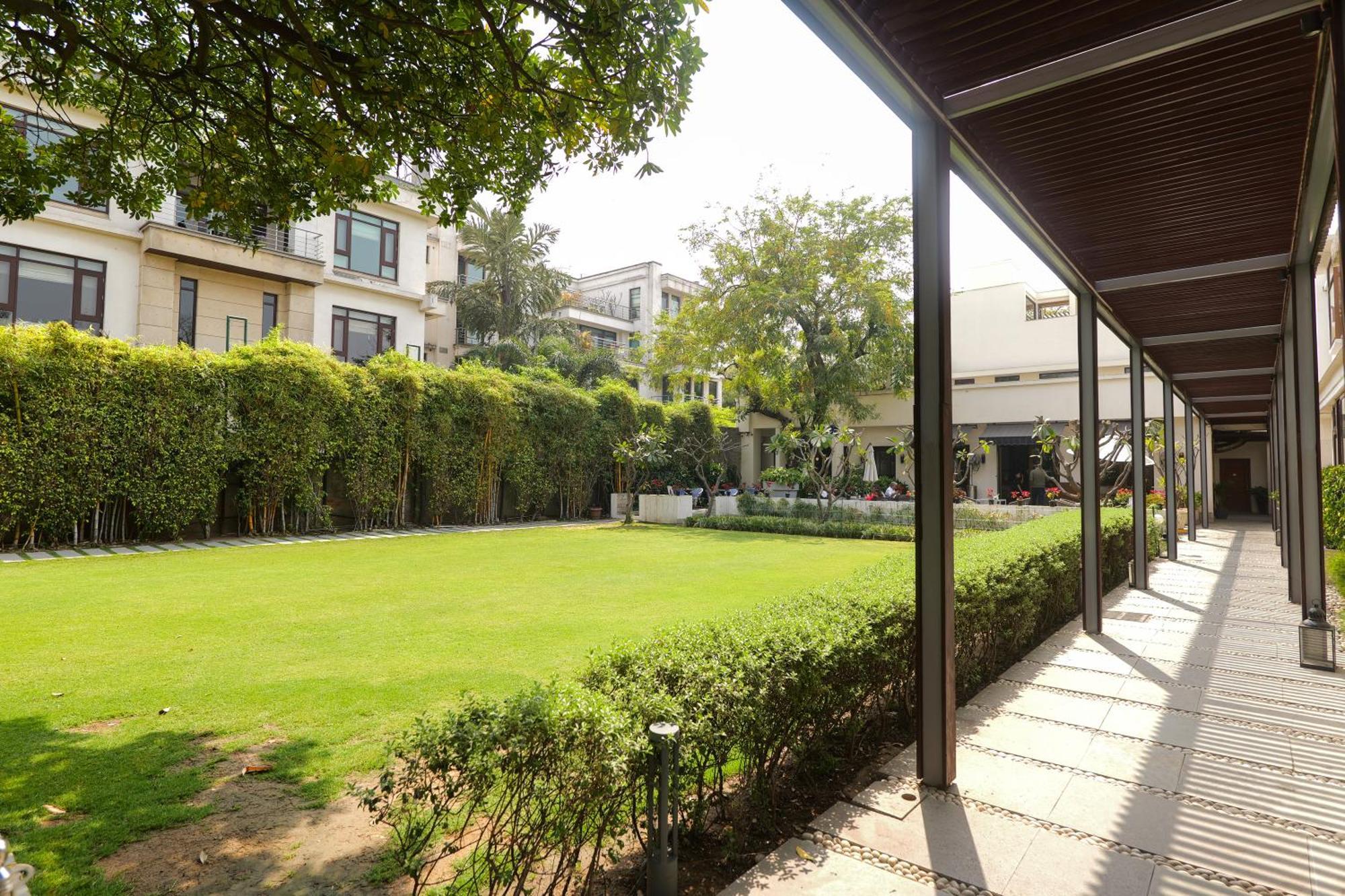 The Manor - New Delhi Hotel Exterior photo
