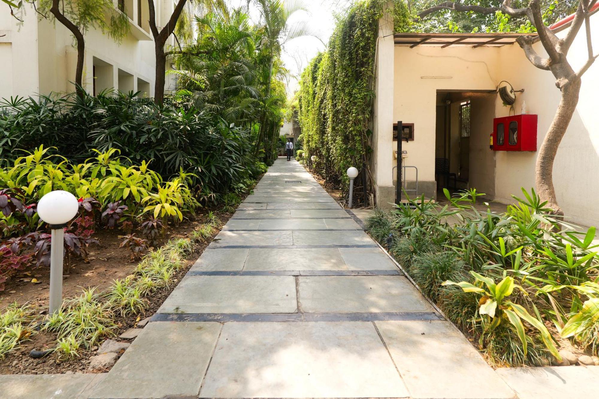 The Manor - New Delhi Hotel Exterior photo