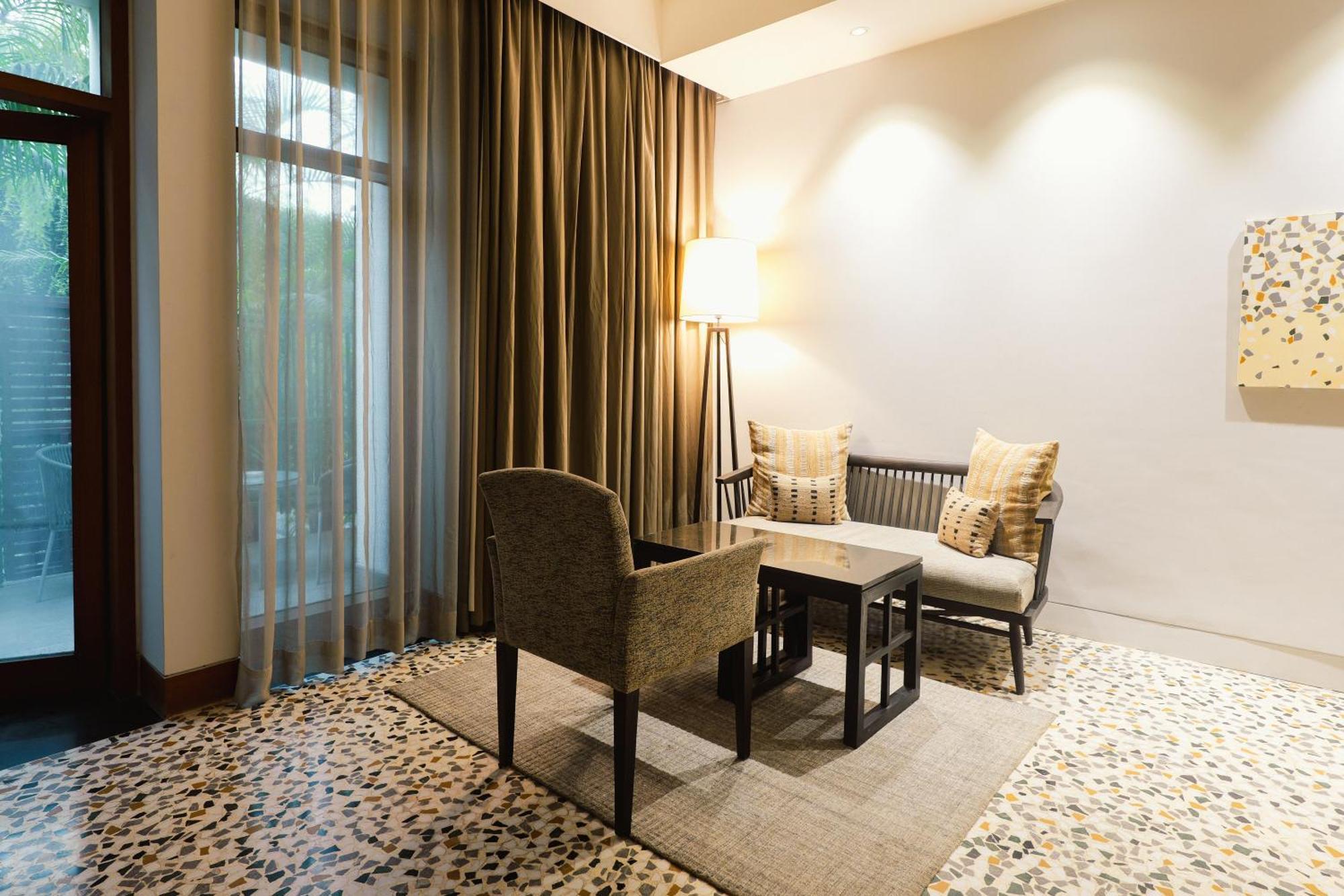 The Manor - New Delhi Hotel Exterior photo