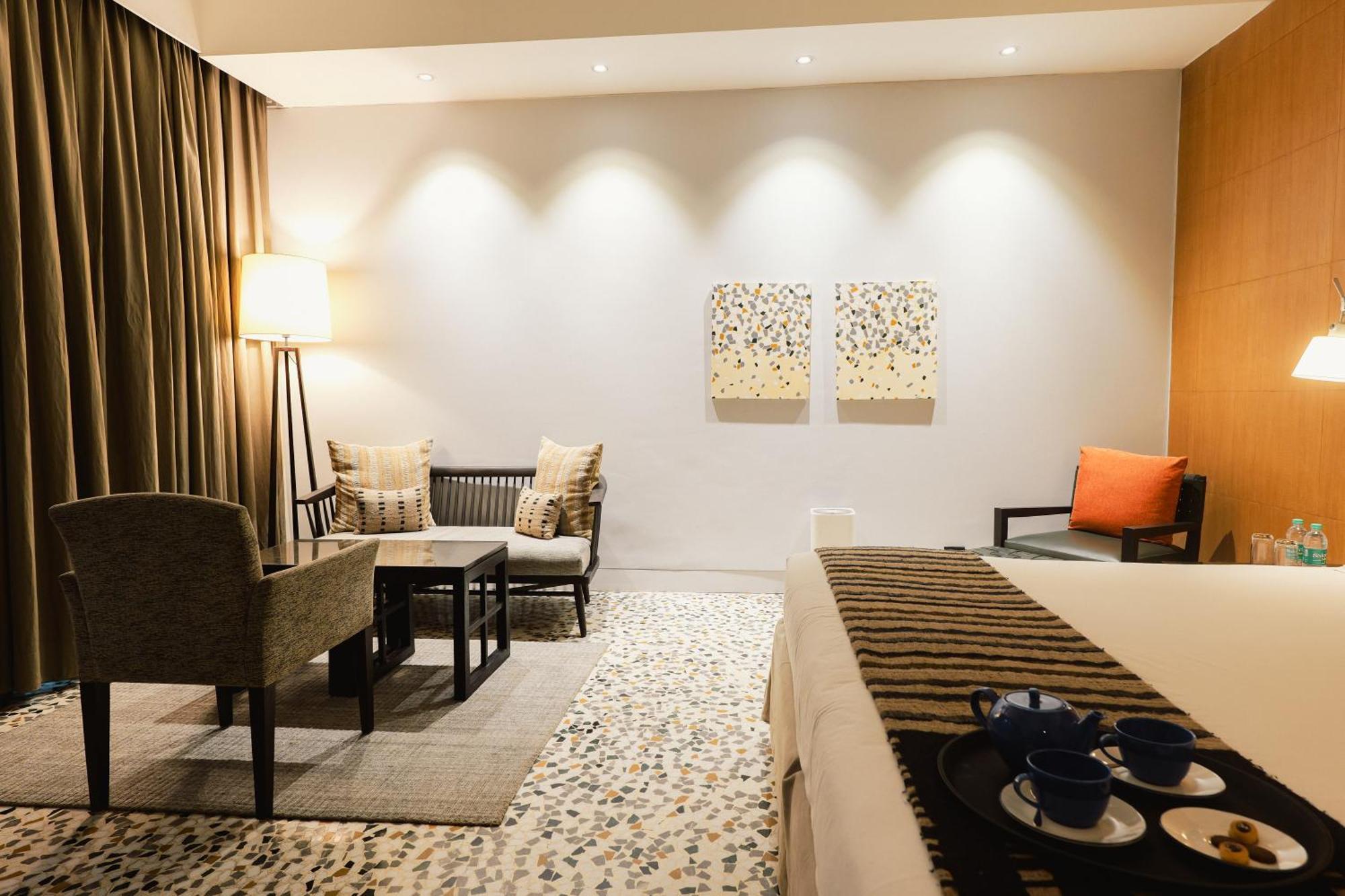 The Manor - New Delhi Hotel Exterior photo