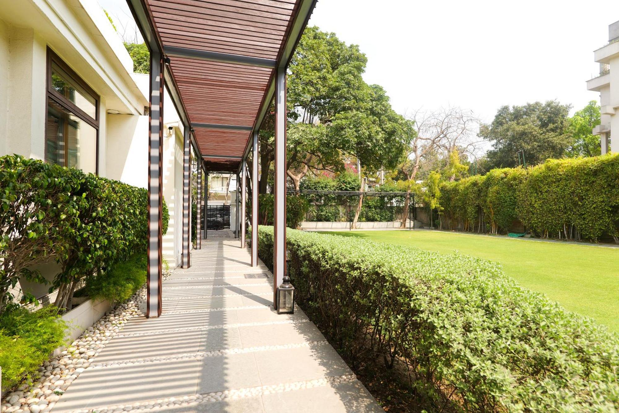 The Manor - New Delhi Hotel Exterior photo