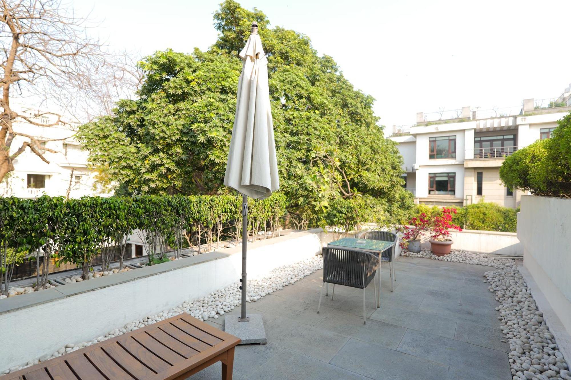 The Manor - New Delhi Hotel Exterior photo